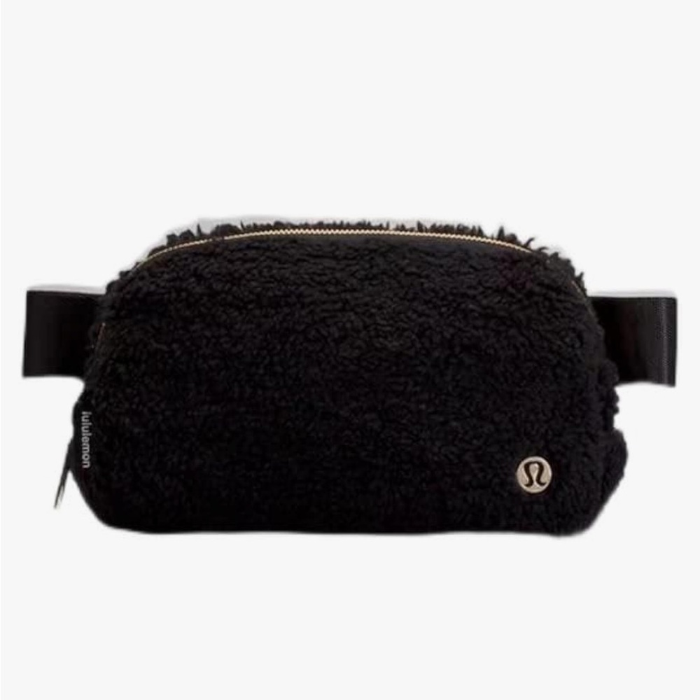 NWT! Lululemon Athletica Everywhere Fleece Belt Bag (Black)